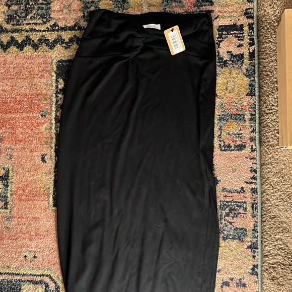 NWT Vestique Don’t Be Shy Midi Skirt - Picture 3 of 4
